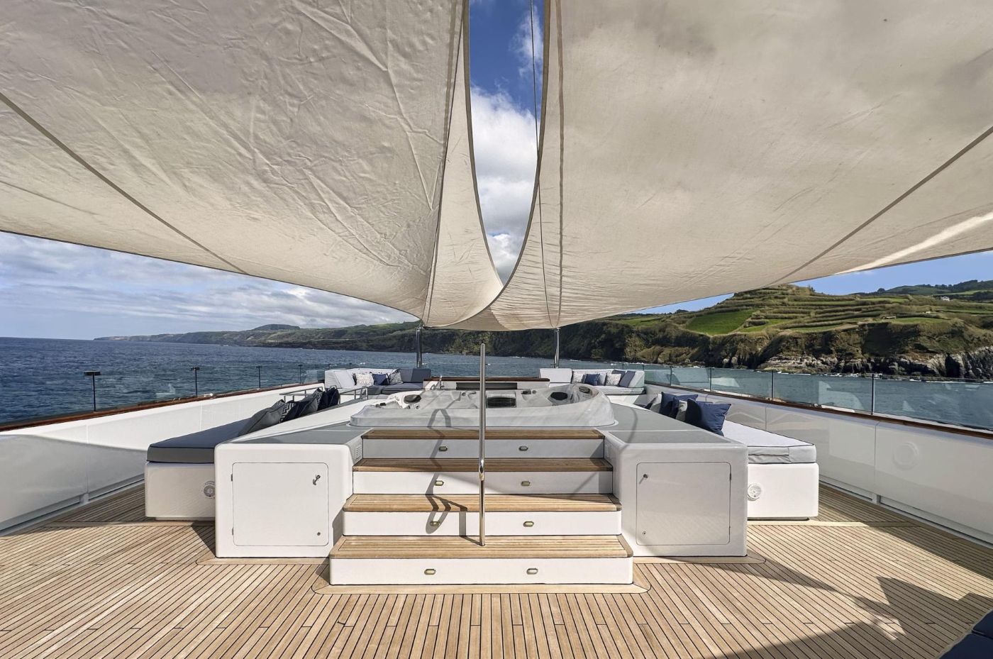 [SHADOW-SUPPORT-YACHT-SURI]-1460-59.jpg