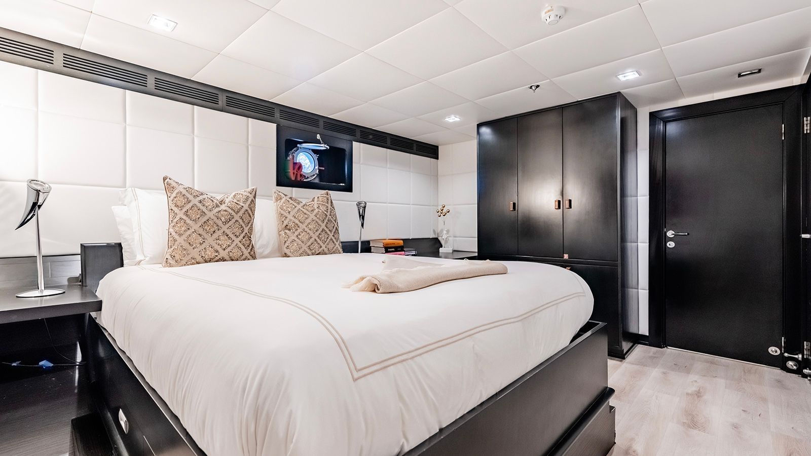 [SUPER-YACHT-FATHOM]-1333-28.jpg