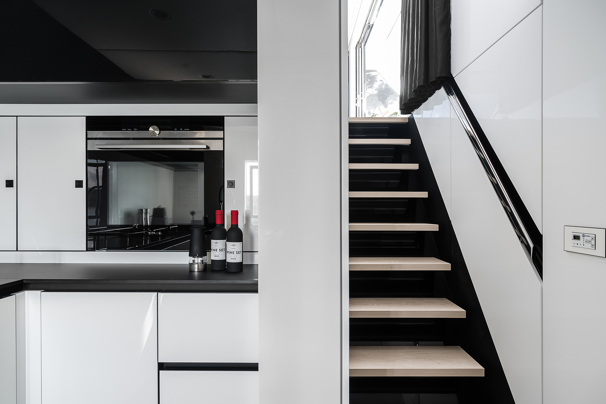 [SY-ABOVE]-12829-9.jpg
