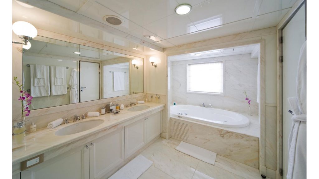 [YACHT-LAUREN-L]-1040-51.jpg