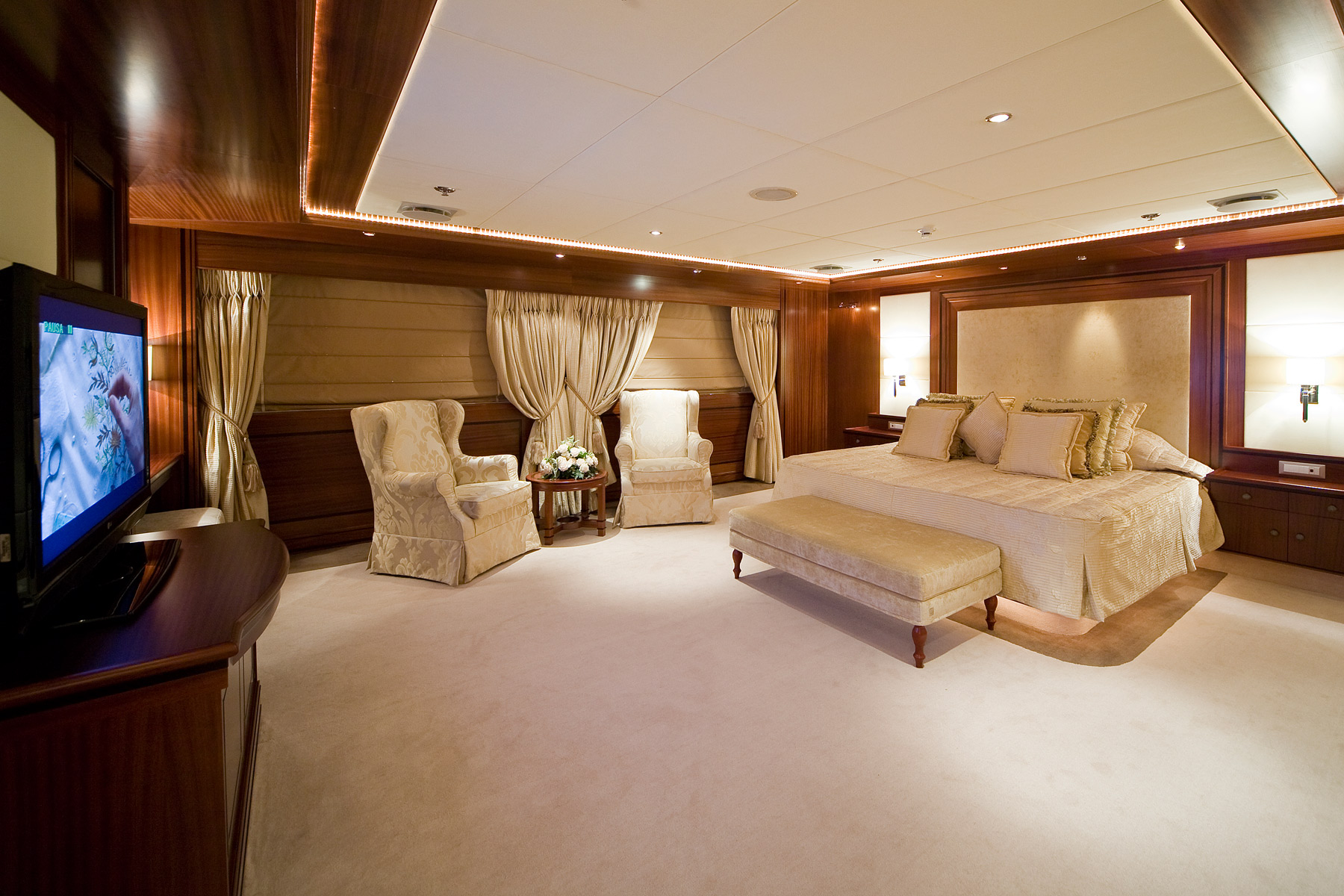 [YACHT-LAUREN-L]-1040-54.jpg