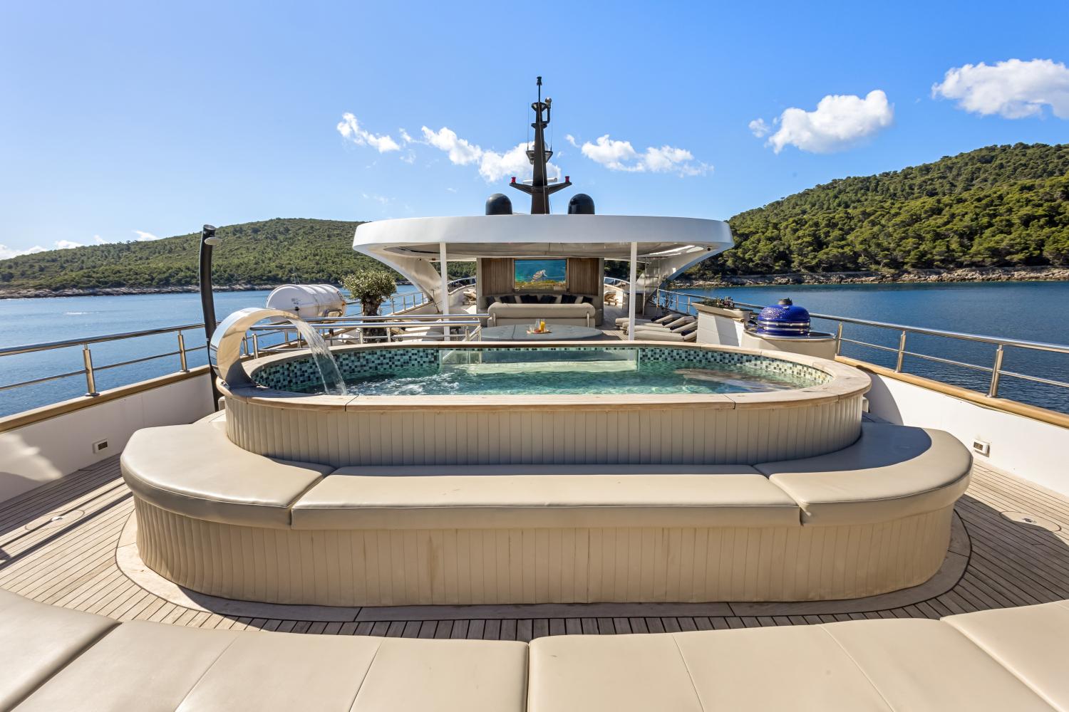 02-Sundeck (2).jpg
