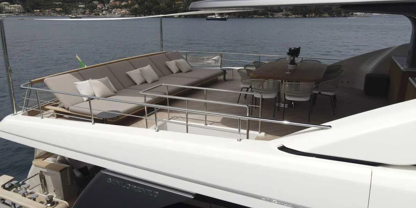 04 Sundeck.jpg