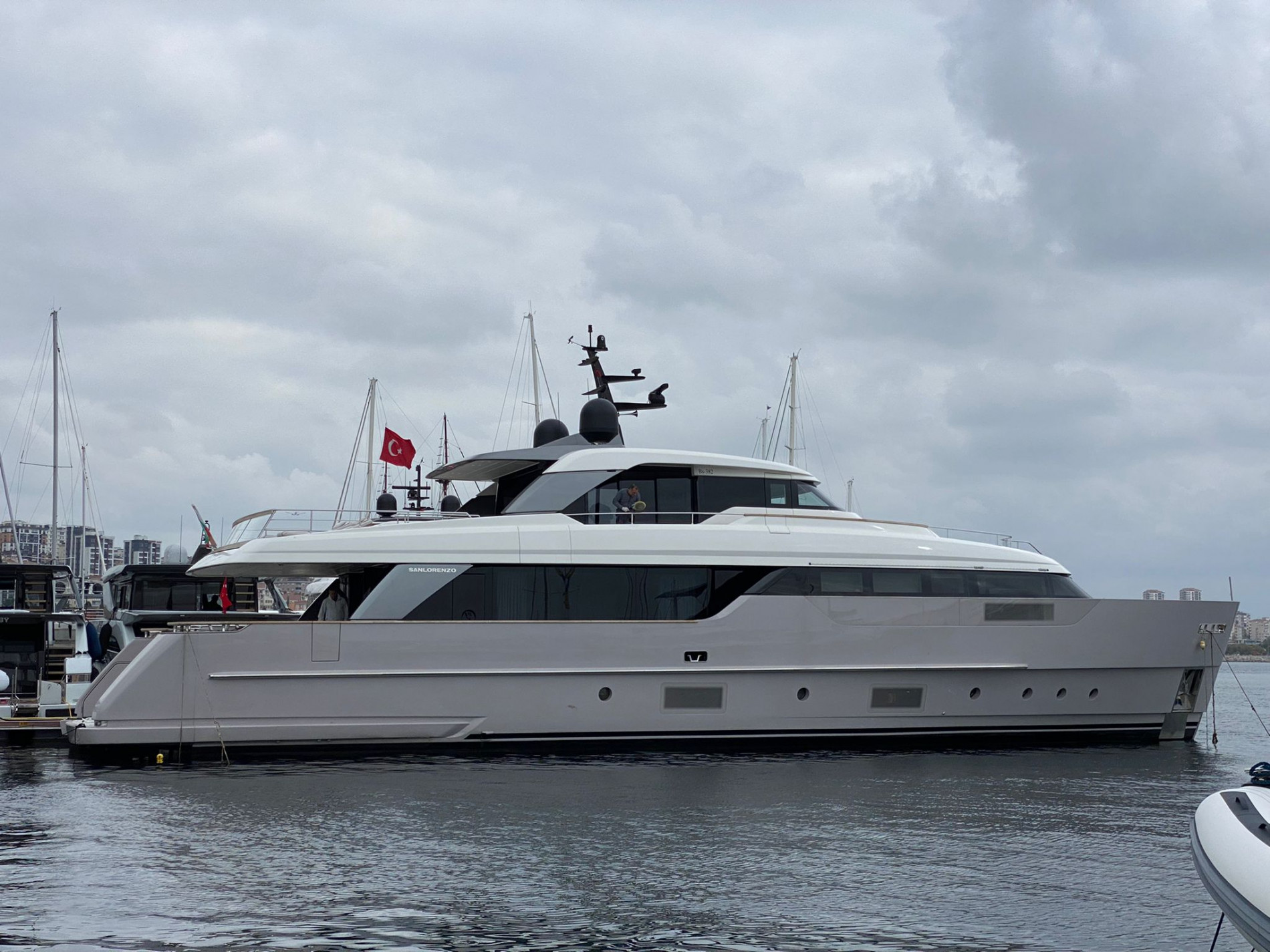 1.1 Luxury yacht FLORI.jpg
