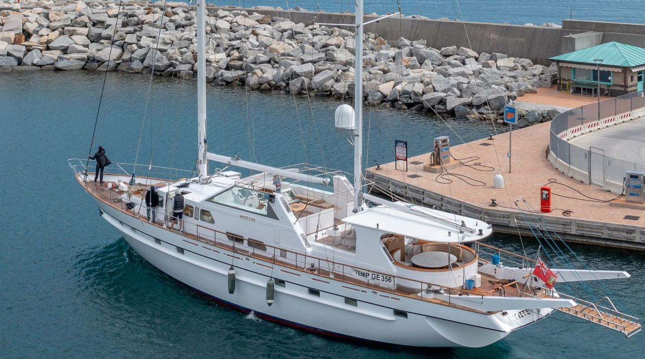 1.1 Luxury yacht WHITE STAR OF RORC.jpg