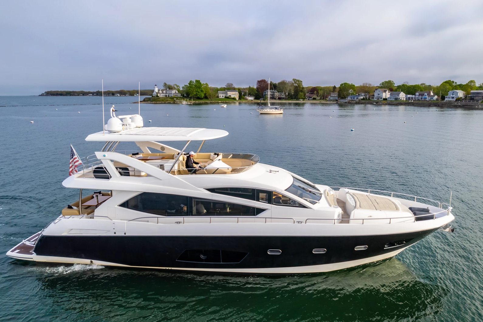 1.1 Motor yacht BORN TO RUN.png
