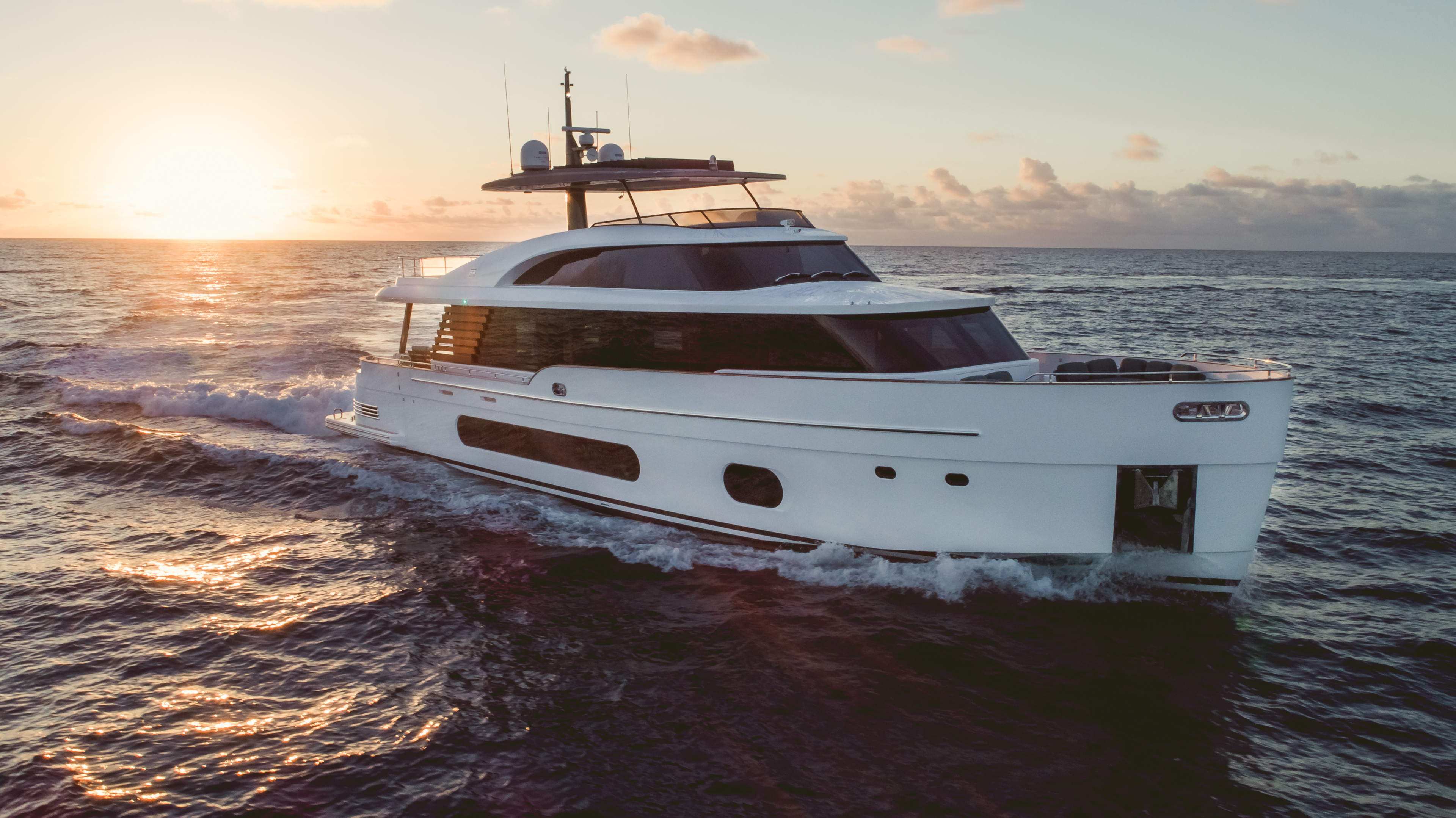 1.1 Motor yacht GUBA TIMES.jpg