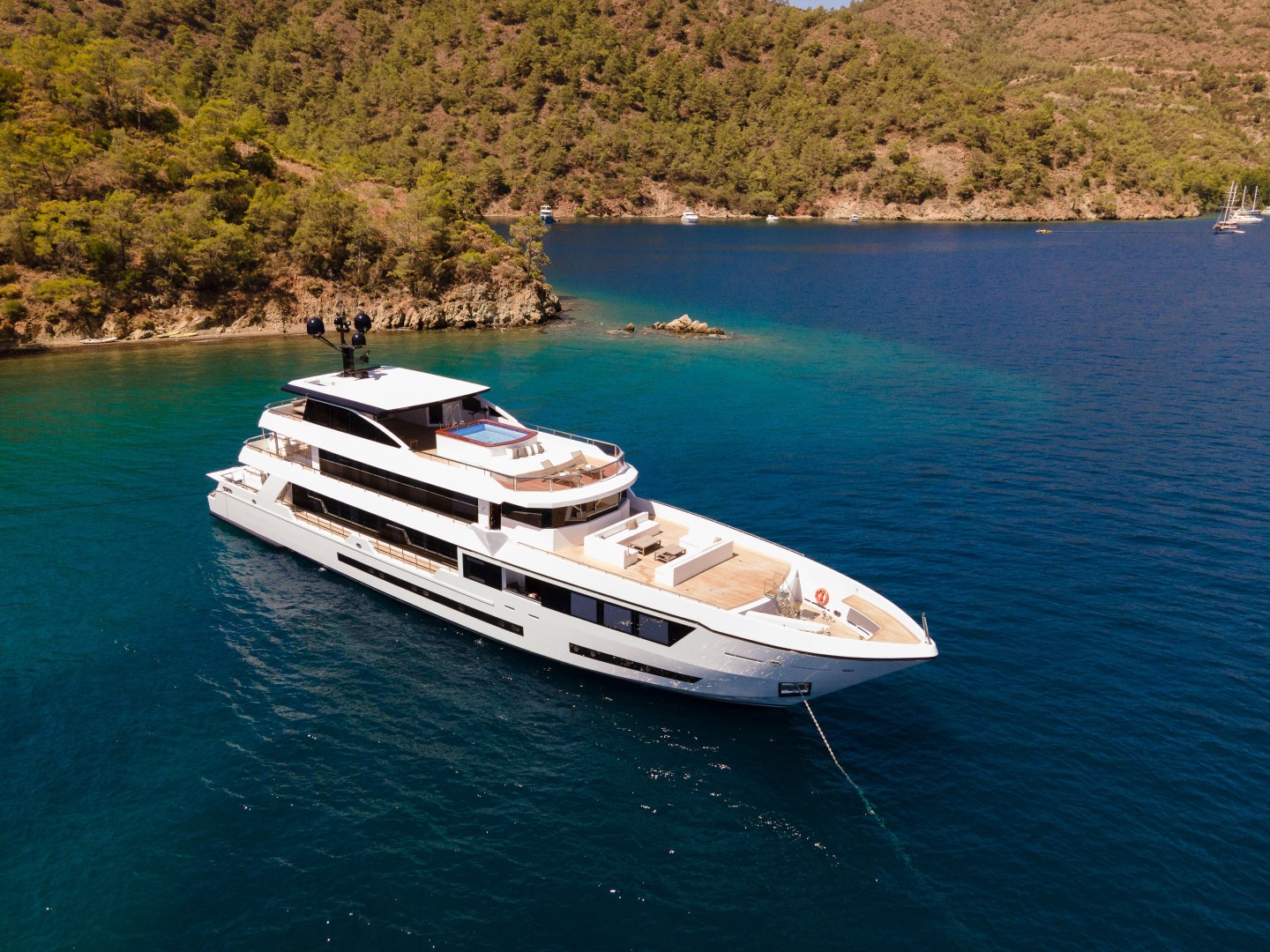1.1 Super yacht ADAMARIS.jpg