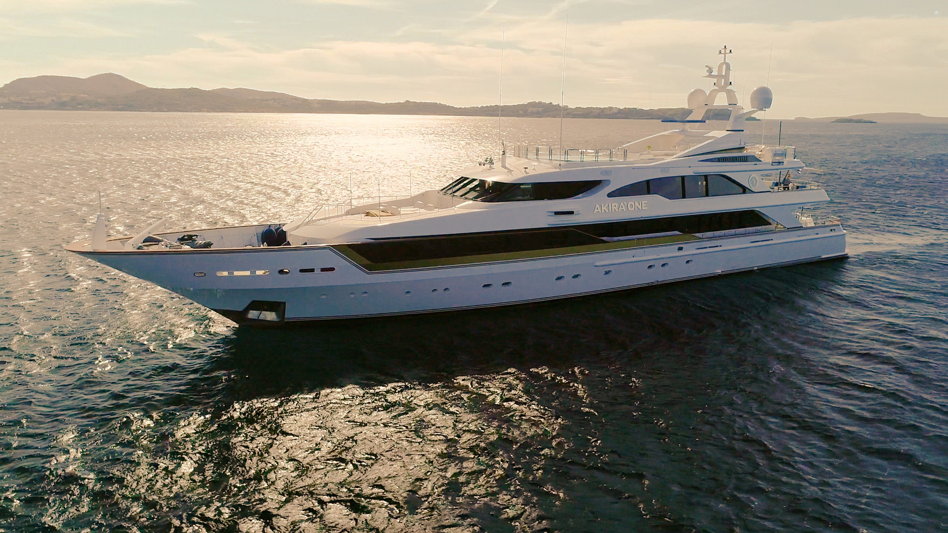 1.2 Luxury yacht AKIRA ONE.jpg