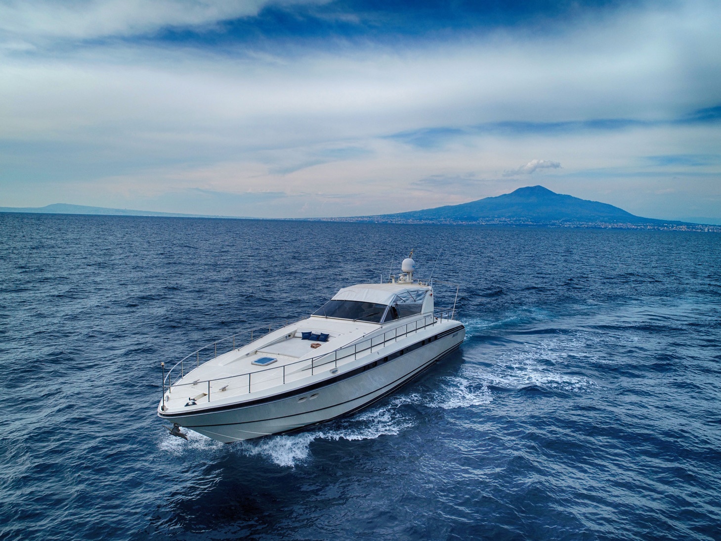 1.2 Luxury yacht CIKILA.jpg