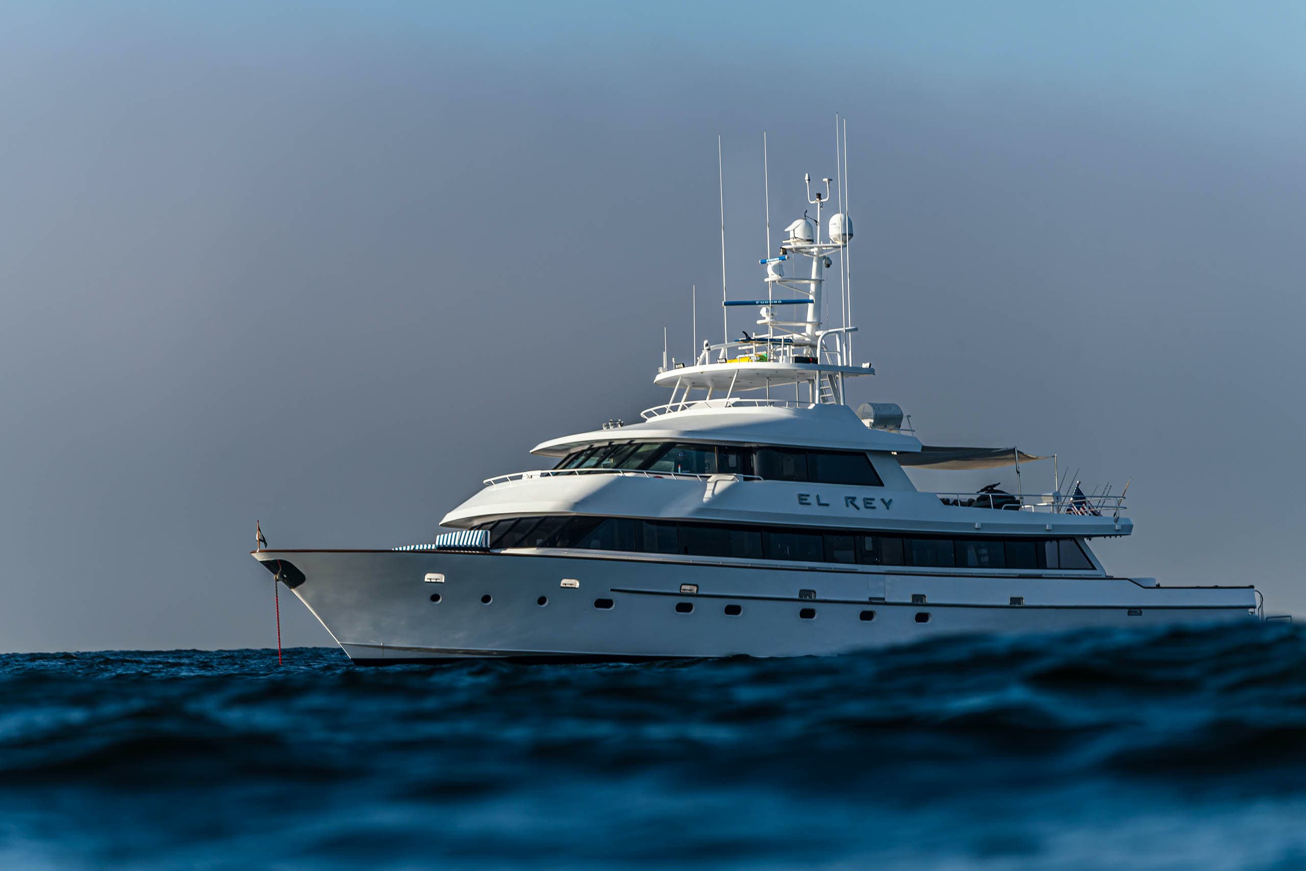 1.2 Luxury yacht EL REY.jpg