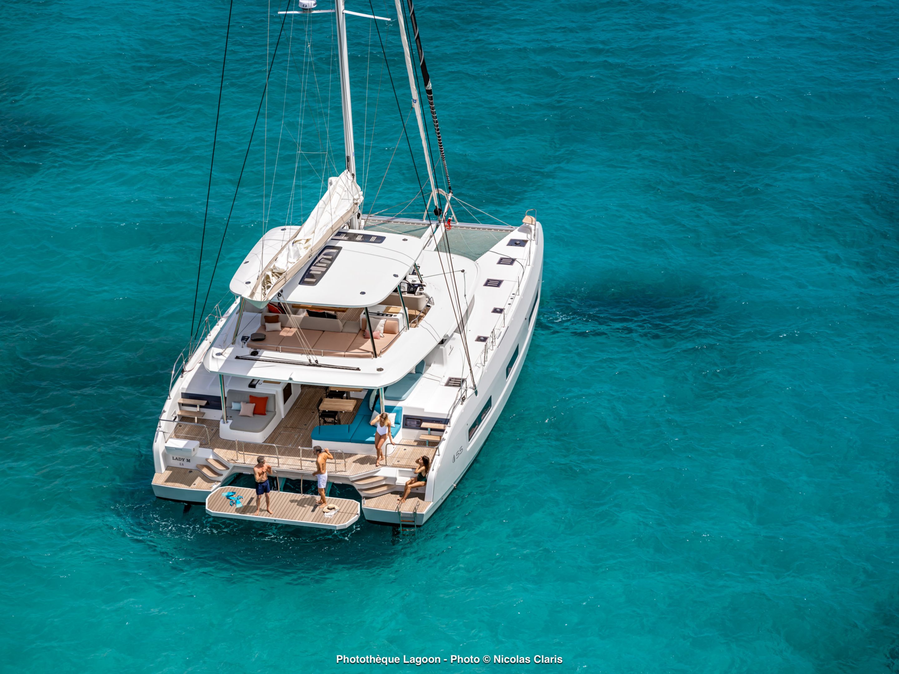 1.2 Luxury yacht HYDRUS.jpg