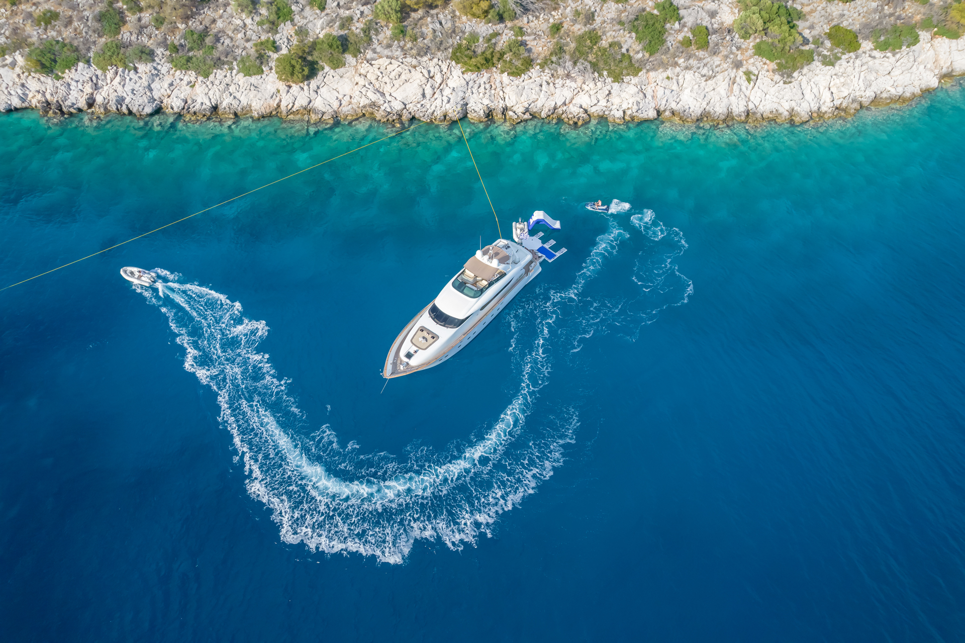 1.2 Motor yacht COOKIE.jpg