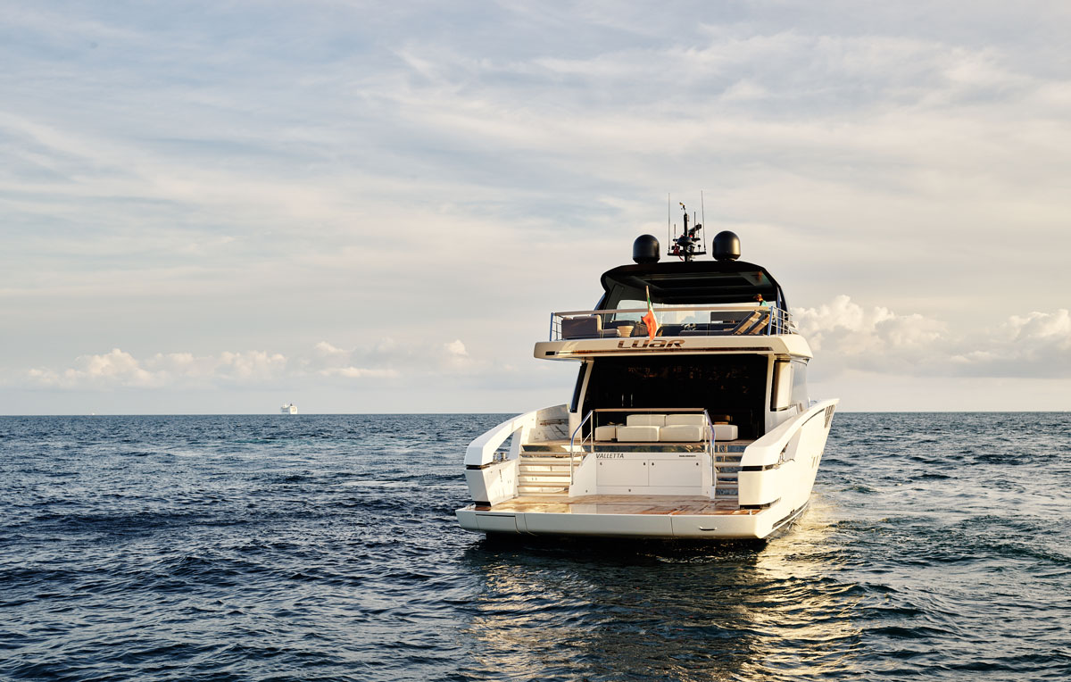 1.2 Super yacht LUAR.jpg