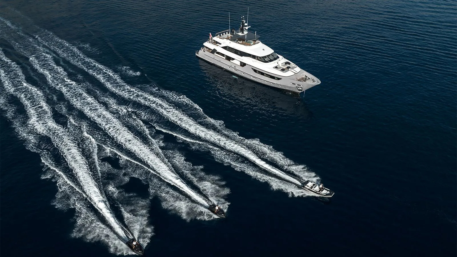 1.3 Motor yacht LES BRUXELLOIS.jpg