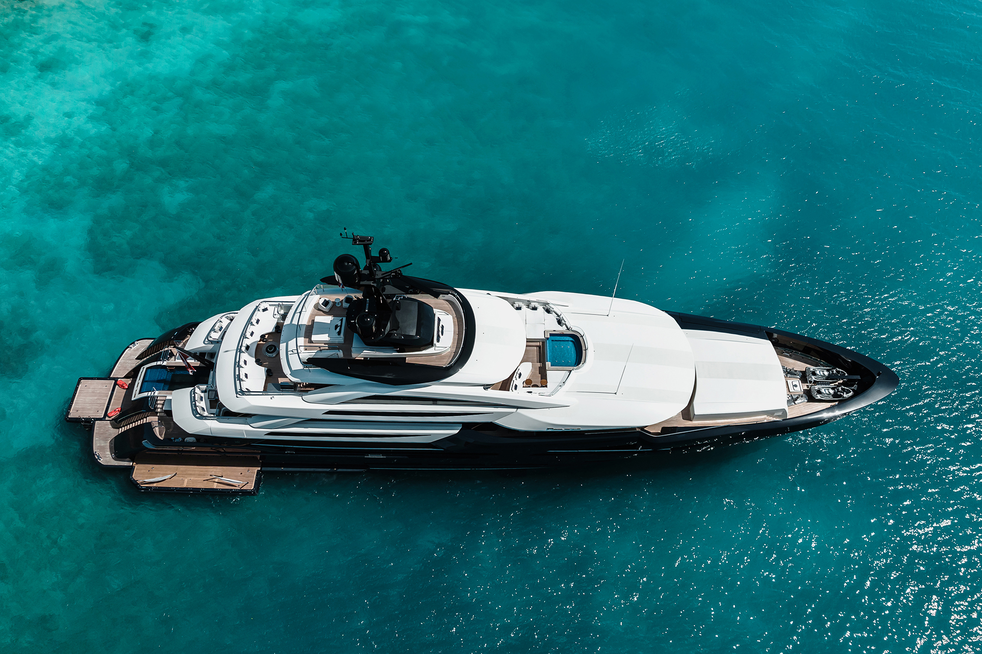 1.3 Motor yacht RESILIENCE.jpg