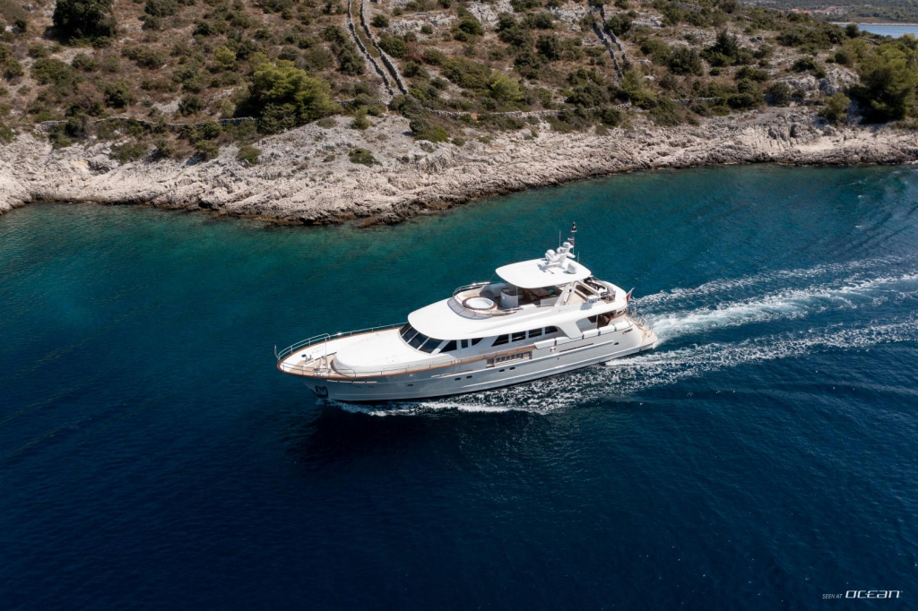 1.3 Motor yacht SEA BREEZE II.jpg