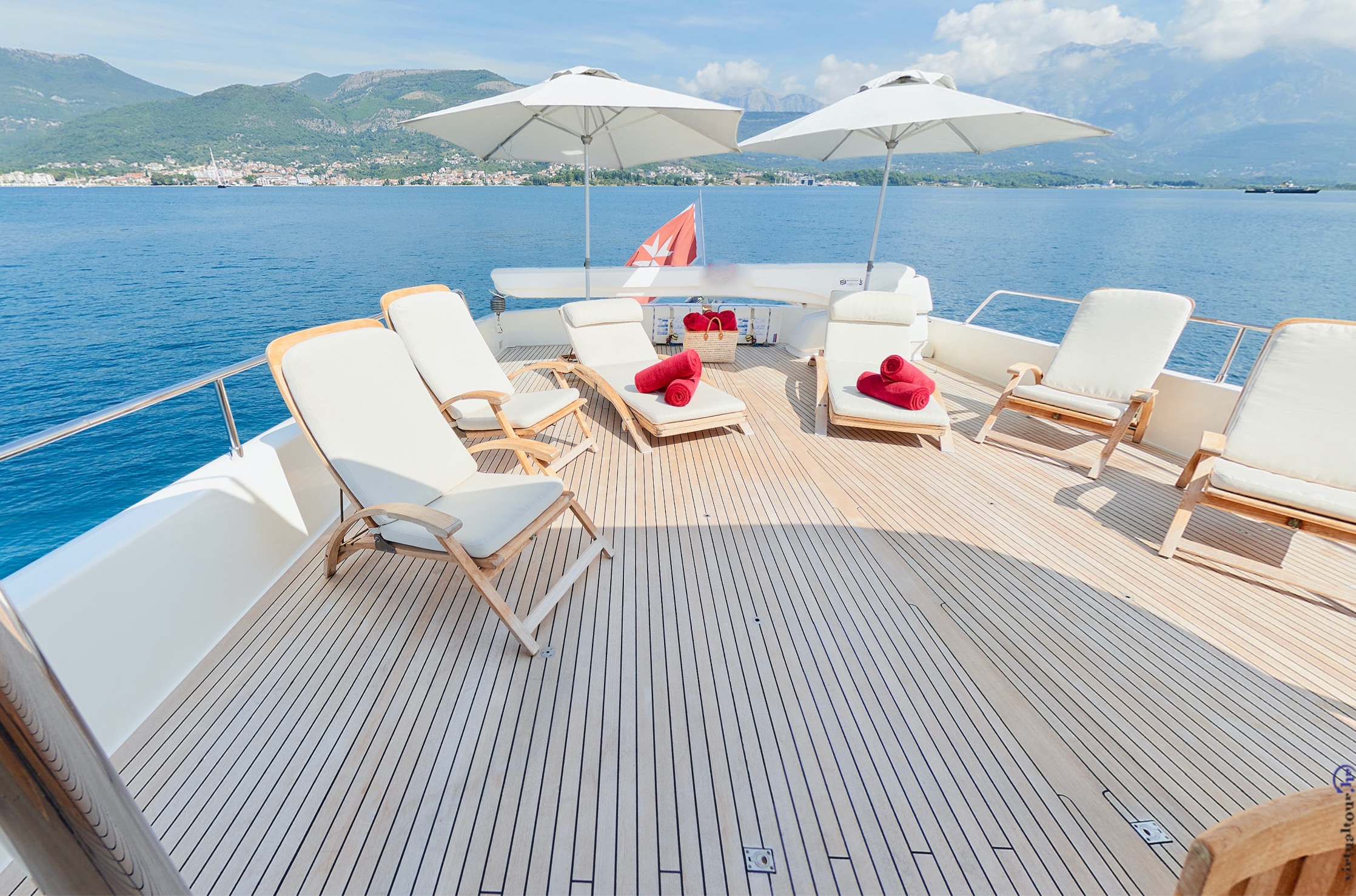 1.3 Super yacht ZIACANAIA.jpg