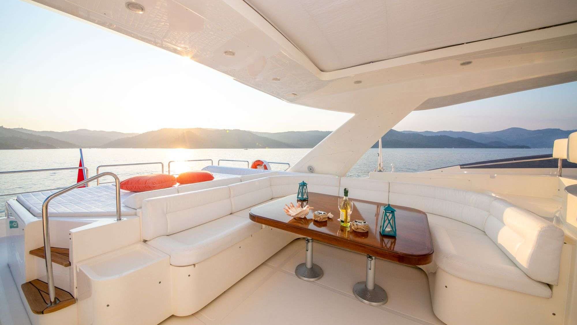 10 deck seating .jpg