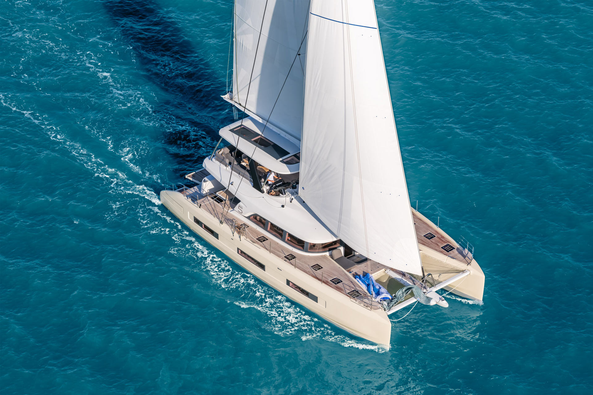 101 Luxury yacht ARANEL (sistership).jpg