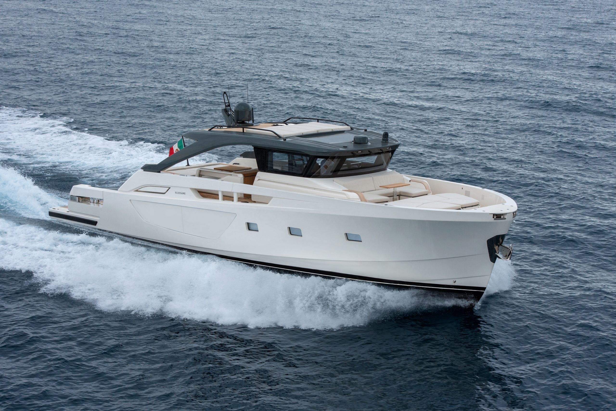 101 Luxury yacht BLUEGAME BG74.jpg