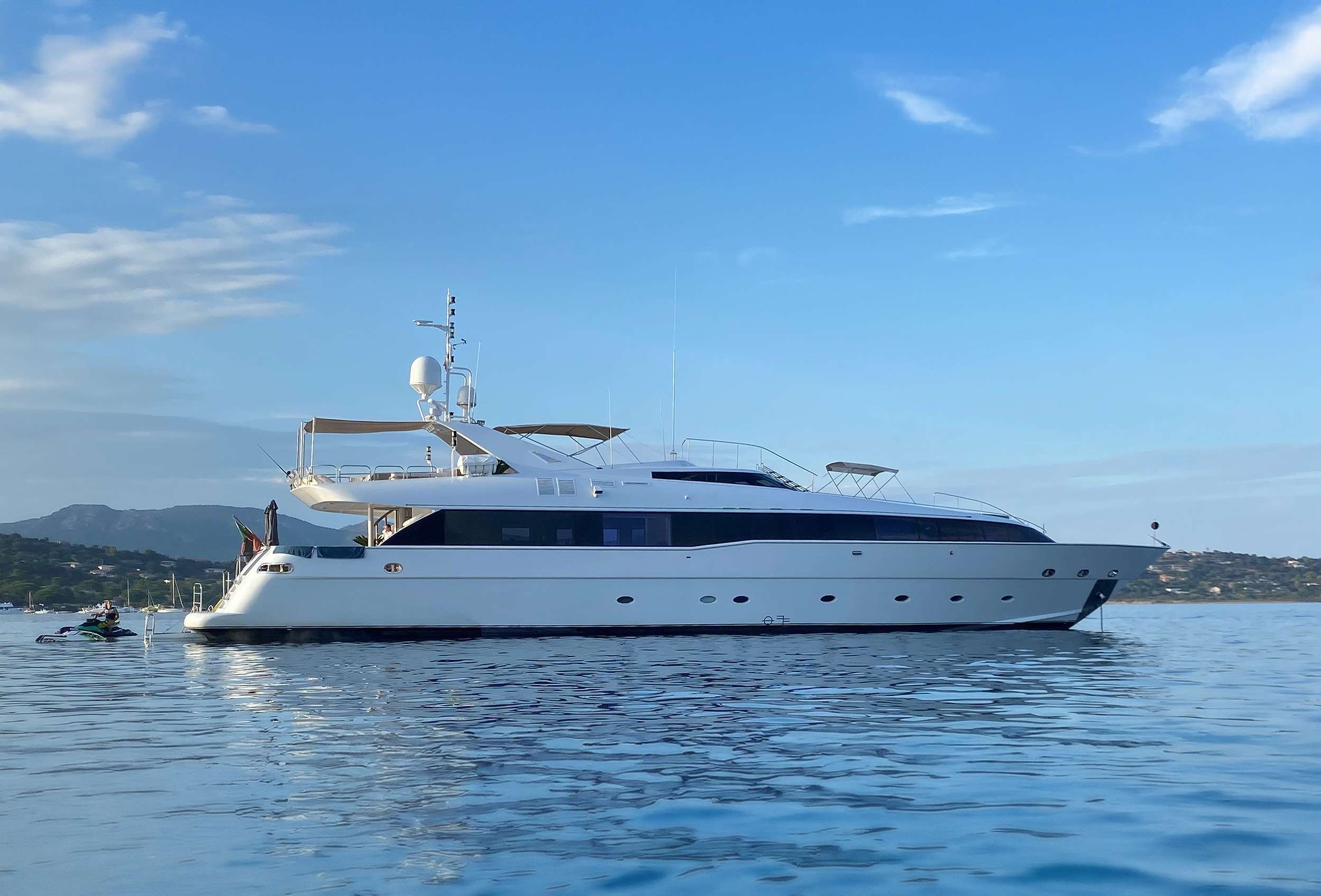 101 Luxury yacht BROOKLYN.jpg