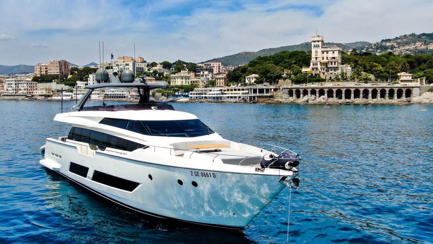 101 Luxury yacht E3.jpg
