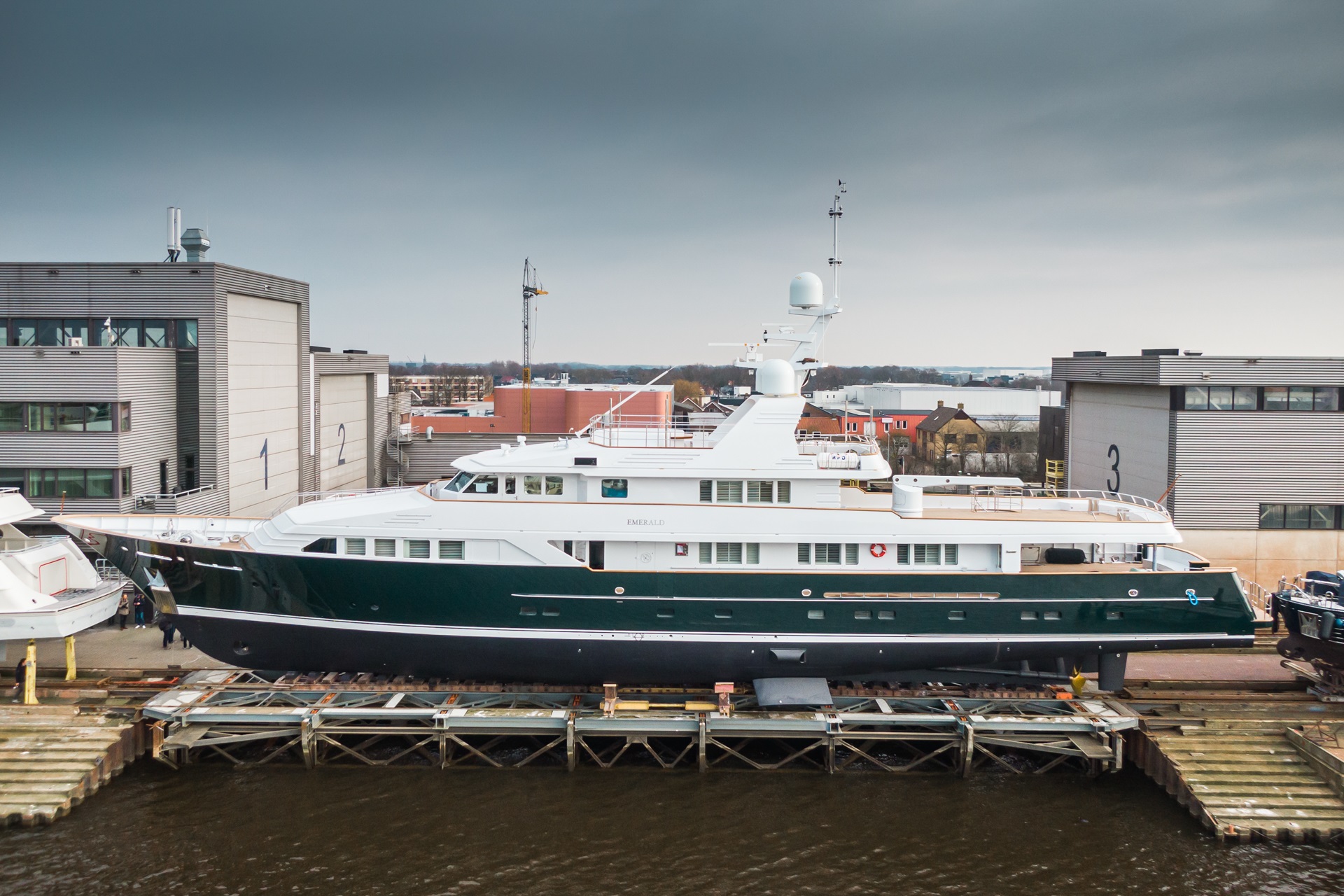 101 Luxury yacht EMERALD.jpg