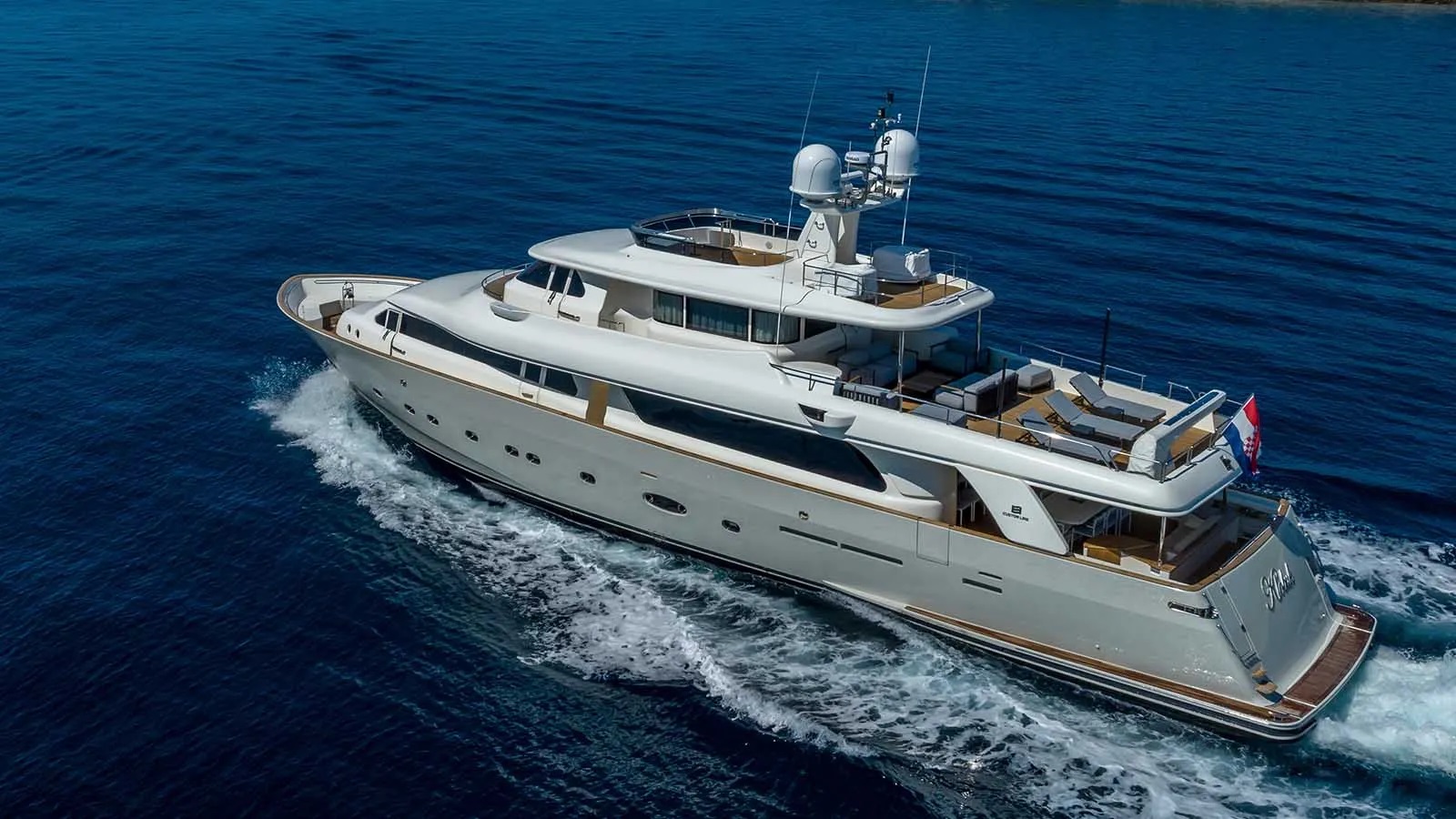 101 Luxury yacht KLOBUK.jpg