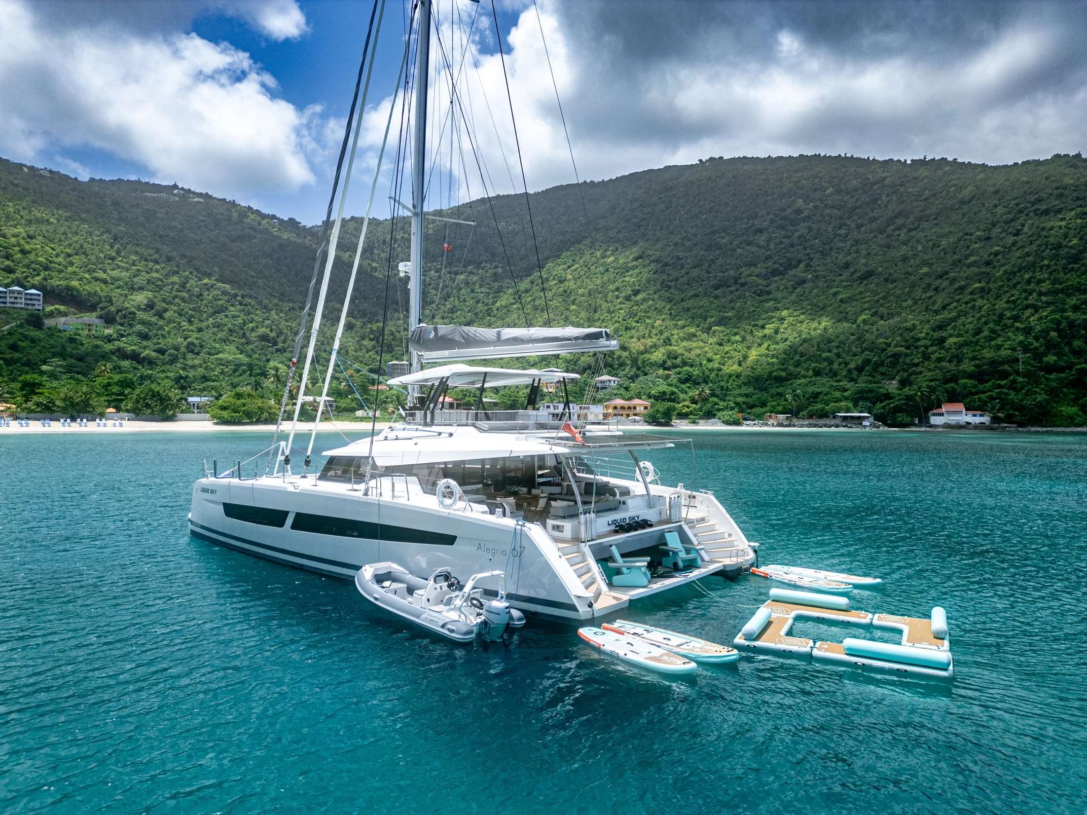 101 Luxury yacht LIQUID SKY.jpg