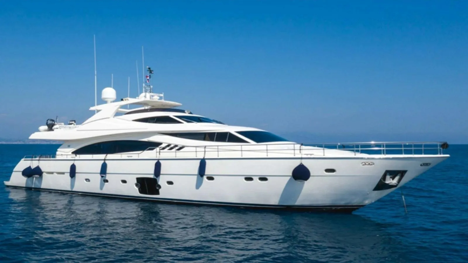 101 Luxury yacht MELI.jpg