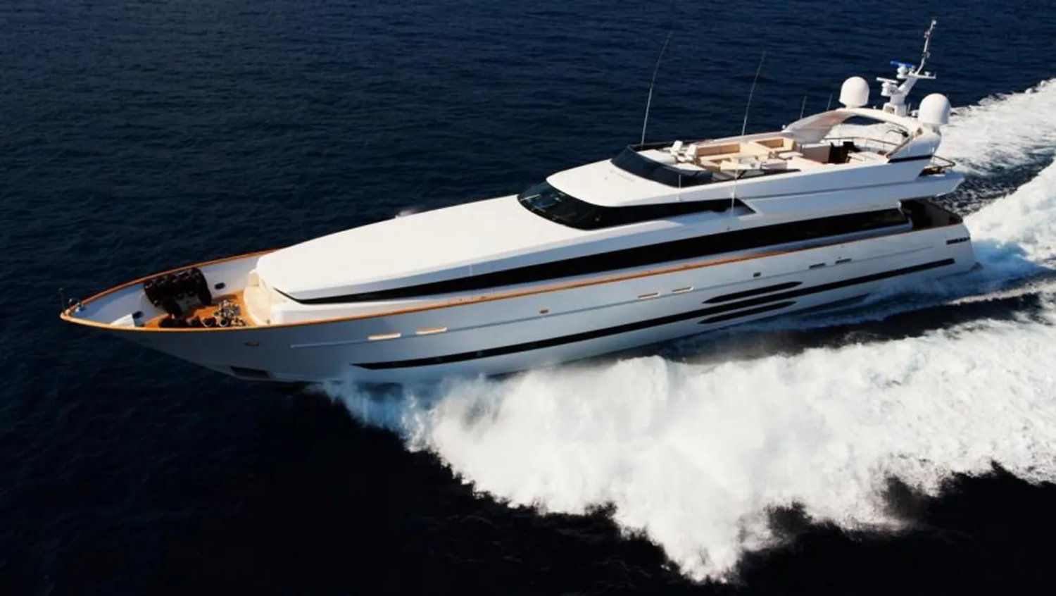 101 Luxury yacht NINO 01.jpg
