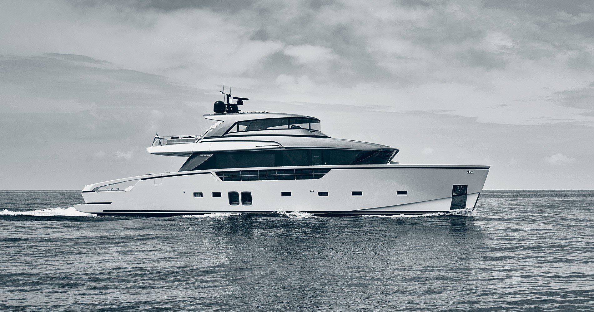 101 Luxury yacht SABBIA (sistership).jpg
