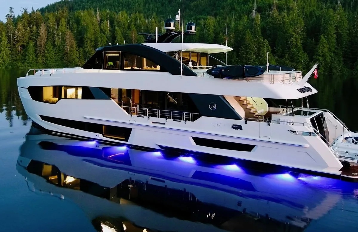 101 Luxury yacht VOYAGER.jpg