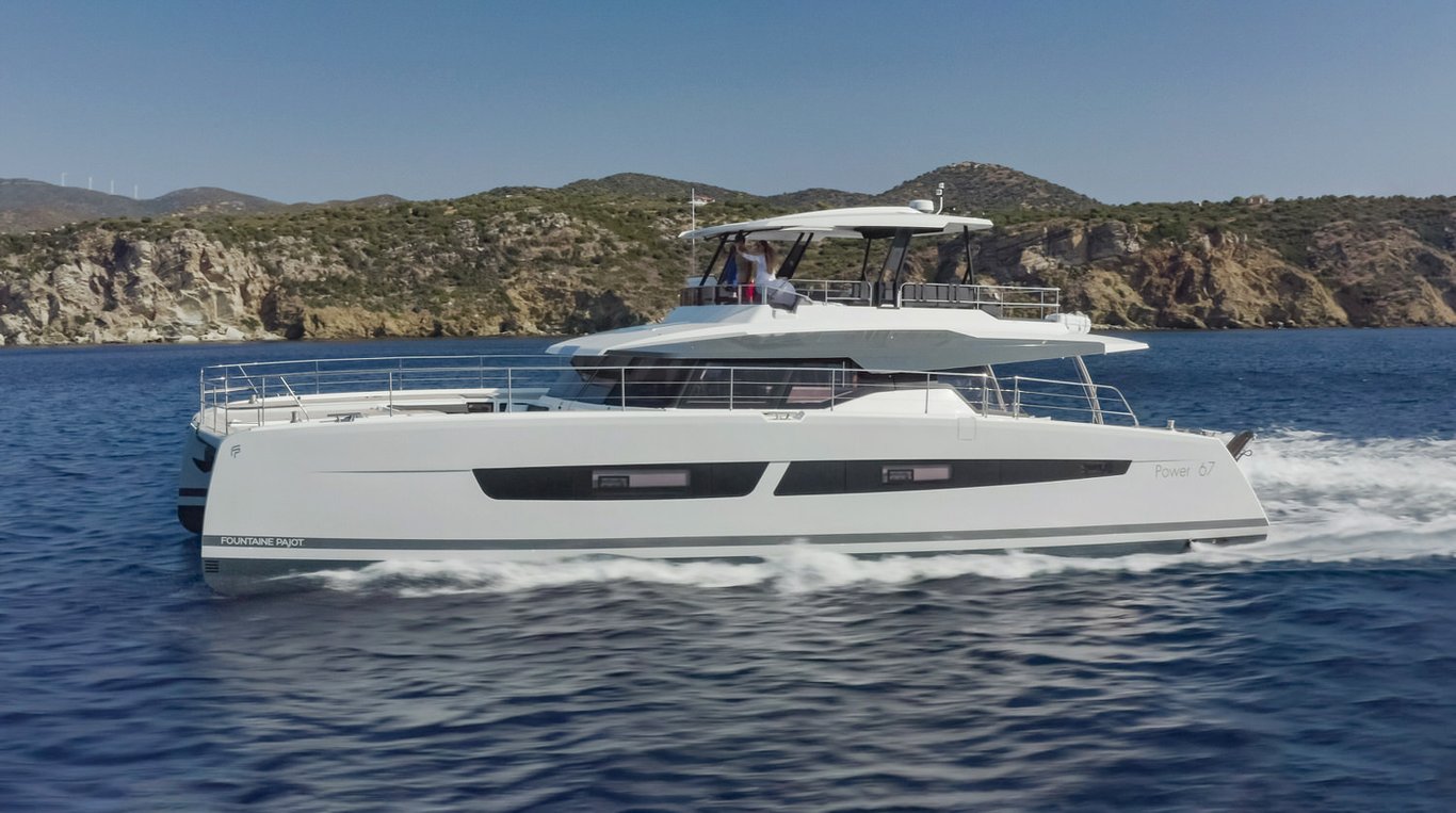 101 Motor catamaran CORE.jpg