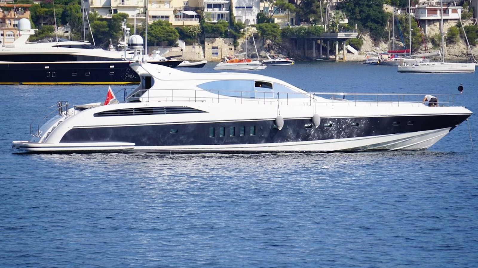101 Motor yacht @LAST.jpg