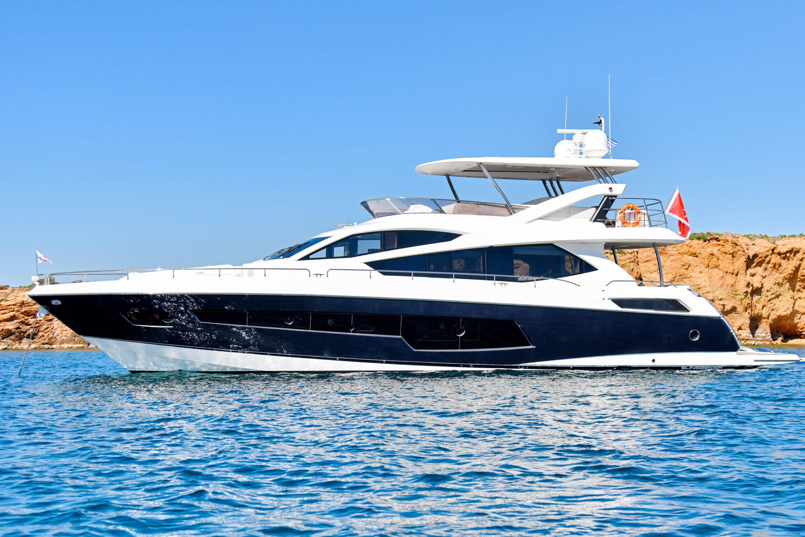 101 Motor yacht GRACE XI.jpg
