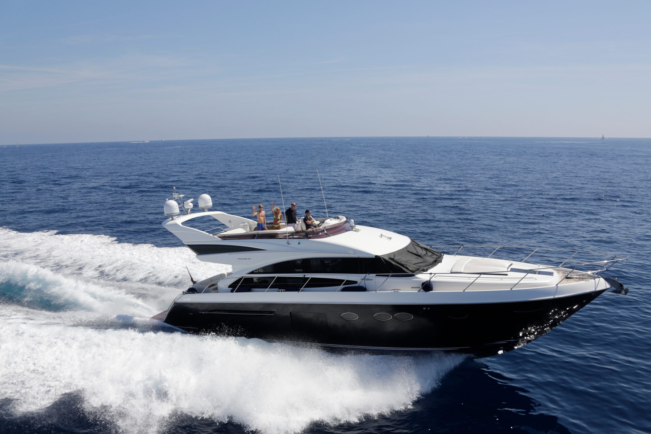 101 Motor yacht JTM.999.jpg