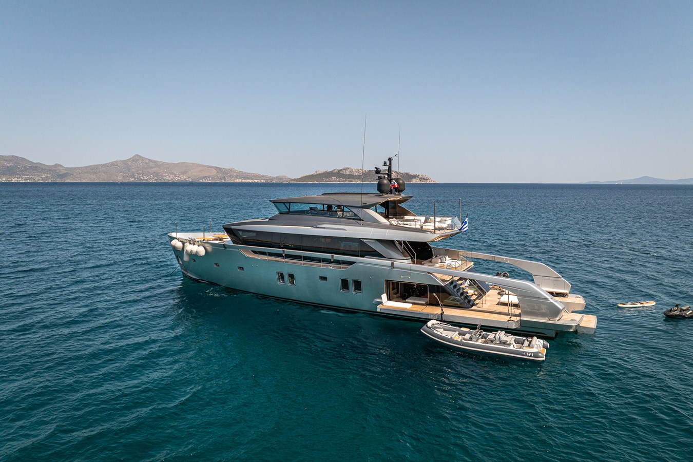 101 Motor yacht JUST MARIE III.jpg
