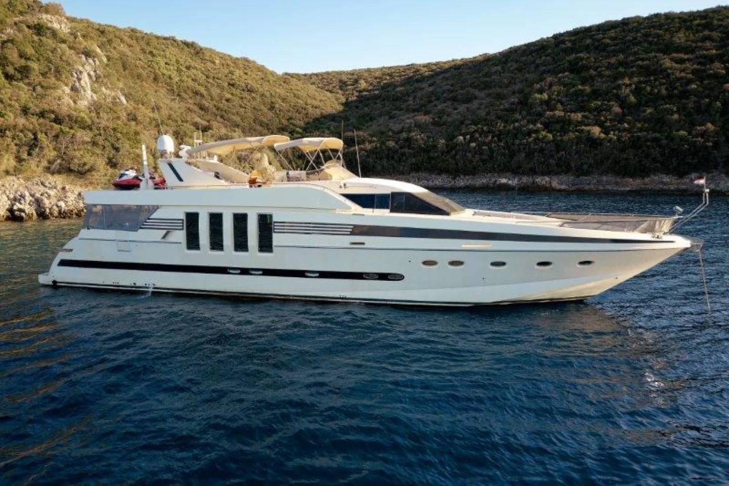 101 Motor yacht MARSHALL.png