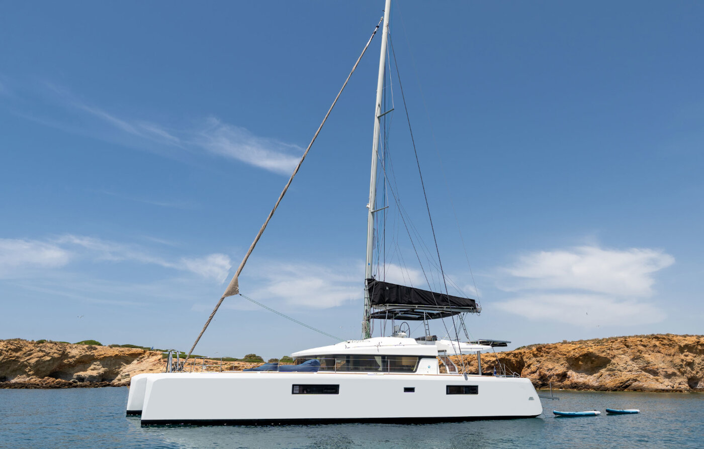 101 Sailing catamaran BARON.jpg