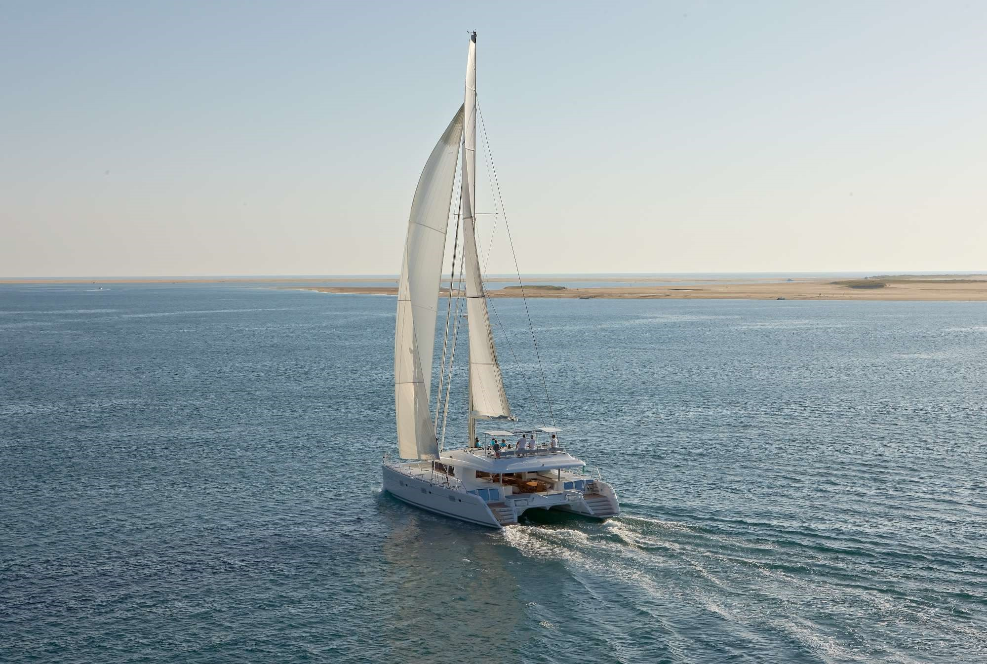 101 Sailing catamaran ZEN QUEST (sistership).jpg