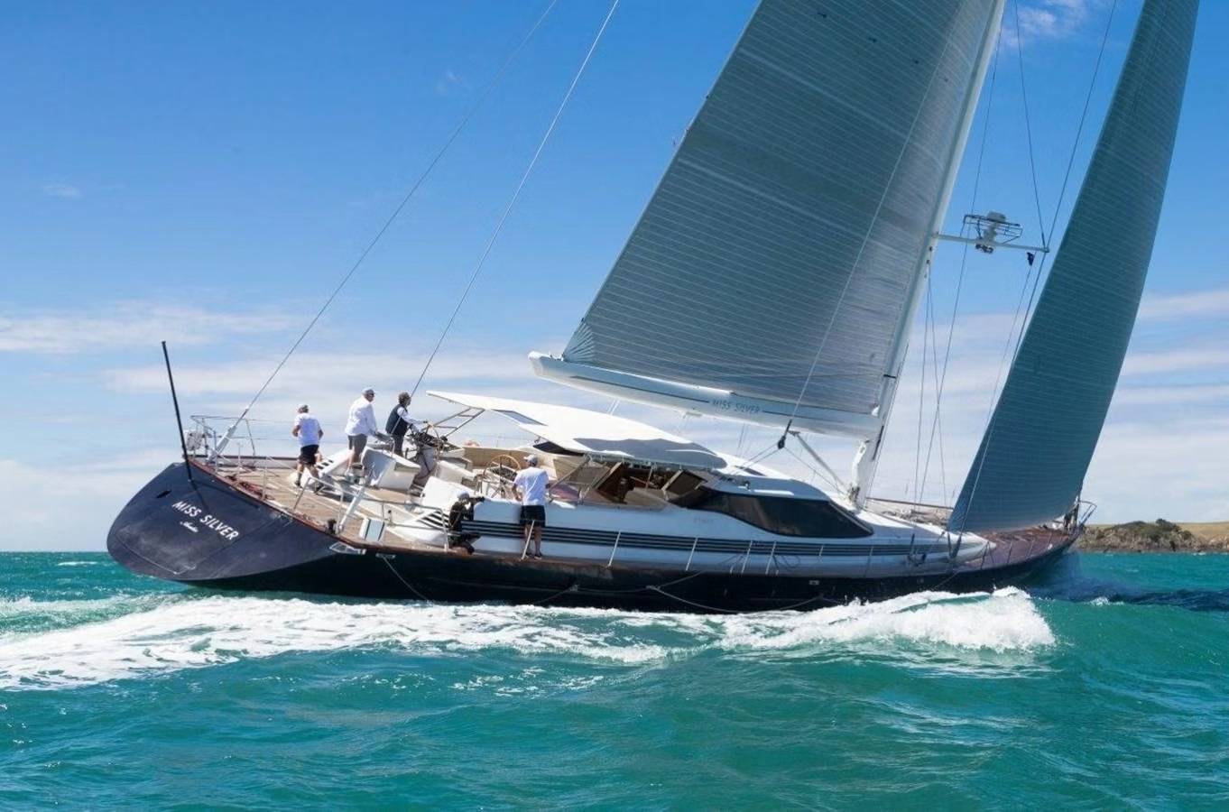 101 Sailing yacht MISS SILVER.jpg