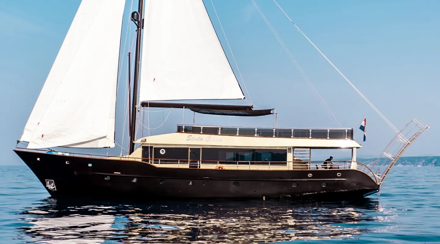 101 Sailing yacht SANTA CLARA.jpg
