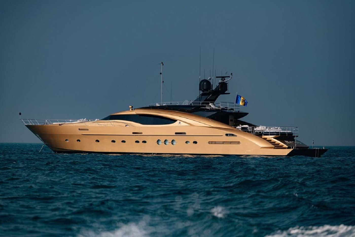 101 Superyacht 42M PALMER JOHNSON.jpg