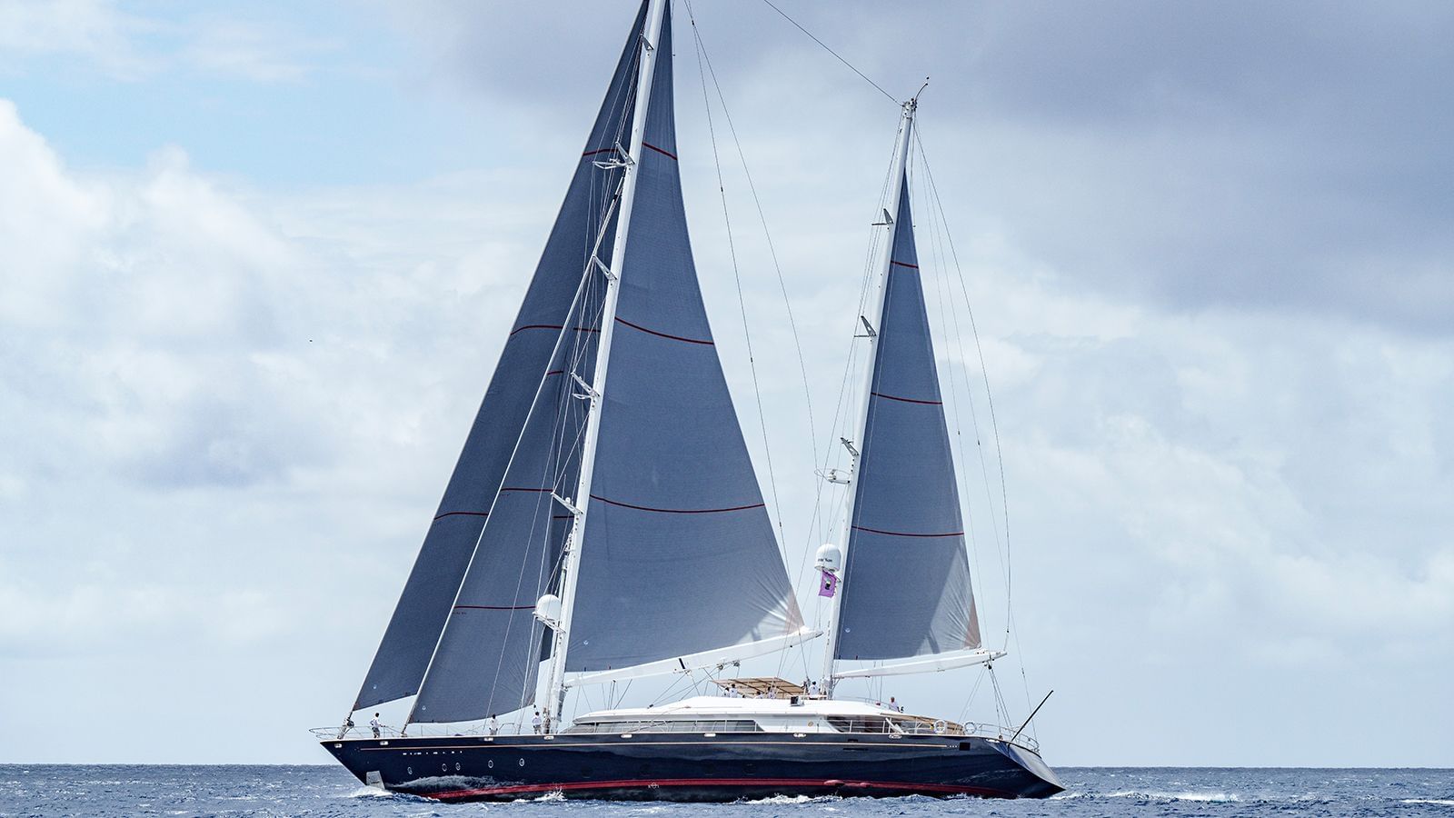 101 Superyacht ALMYRA.jpg