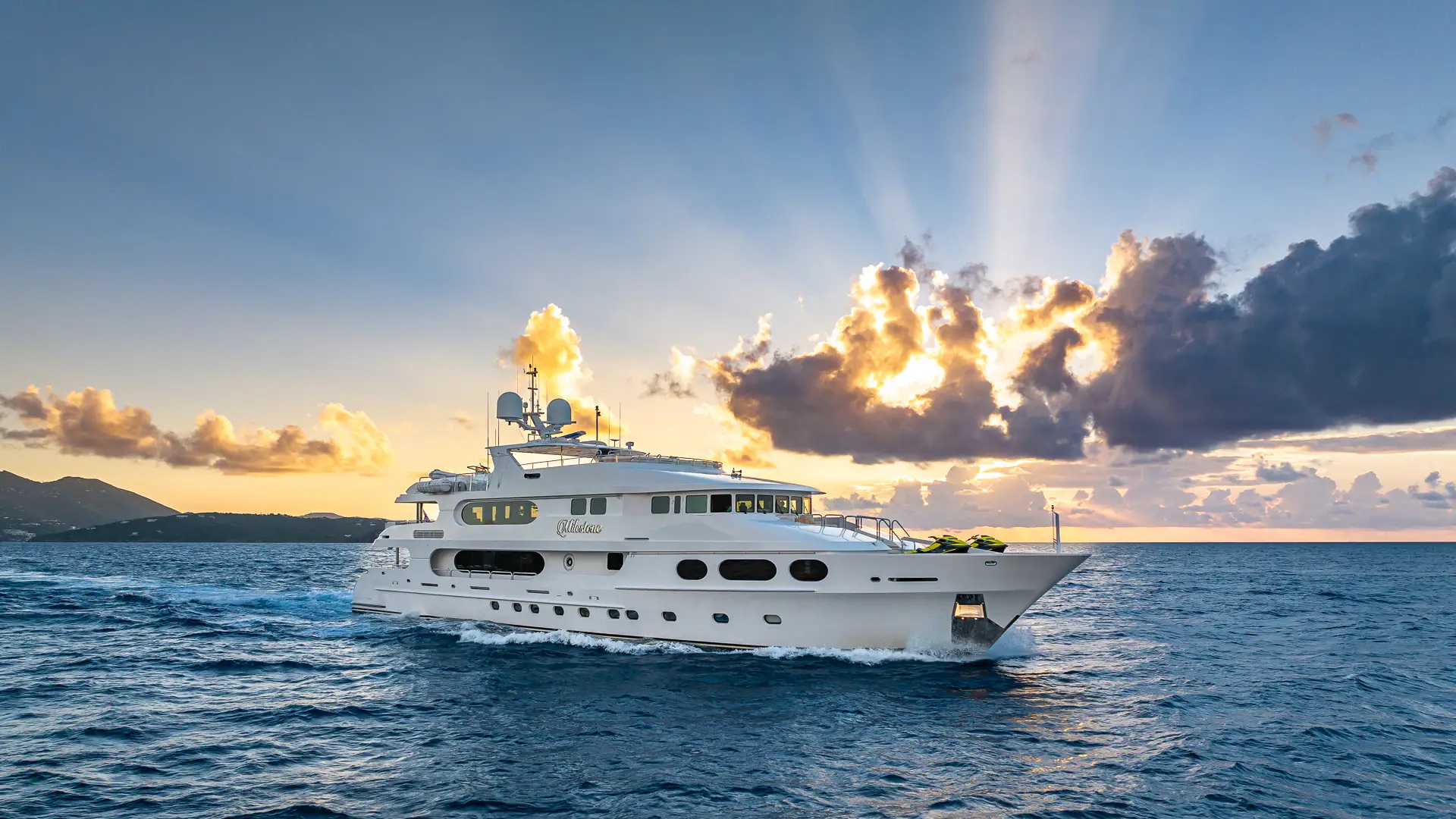 101 Superyacht MILESTONE.jpg