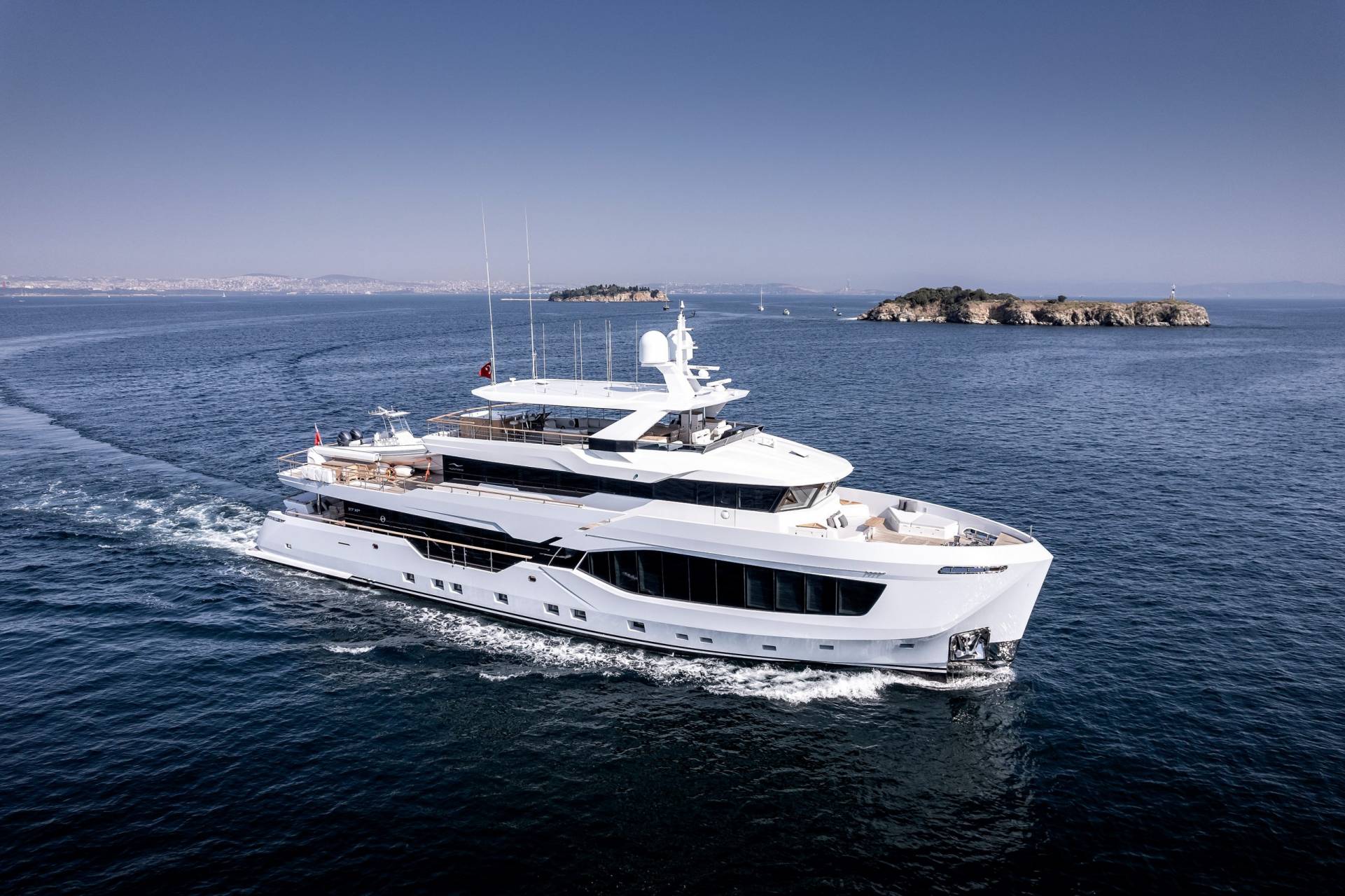 101 Superyacht ROCKIT.jpg