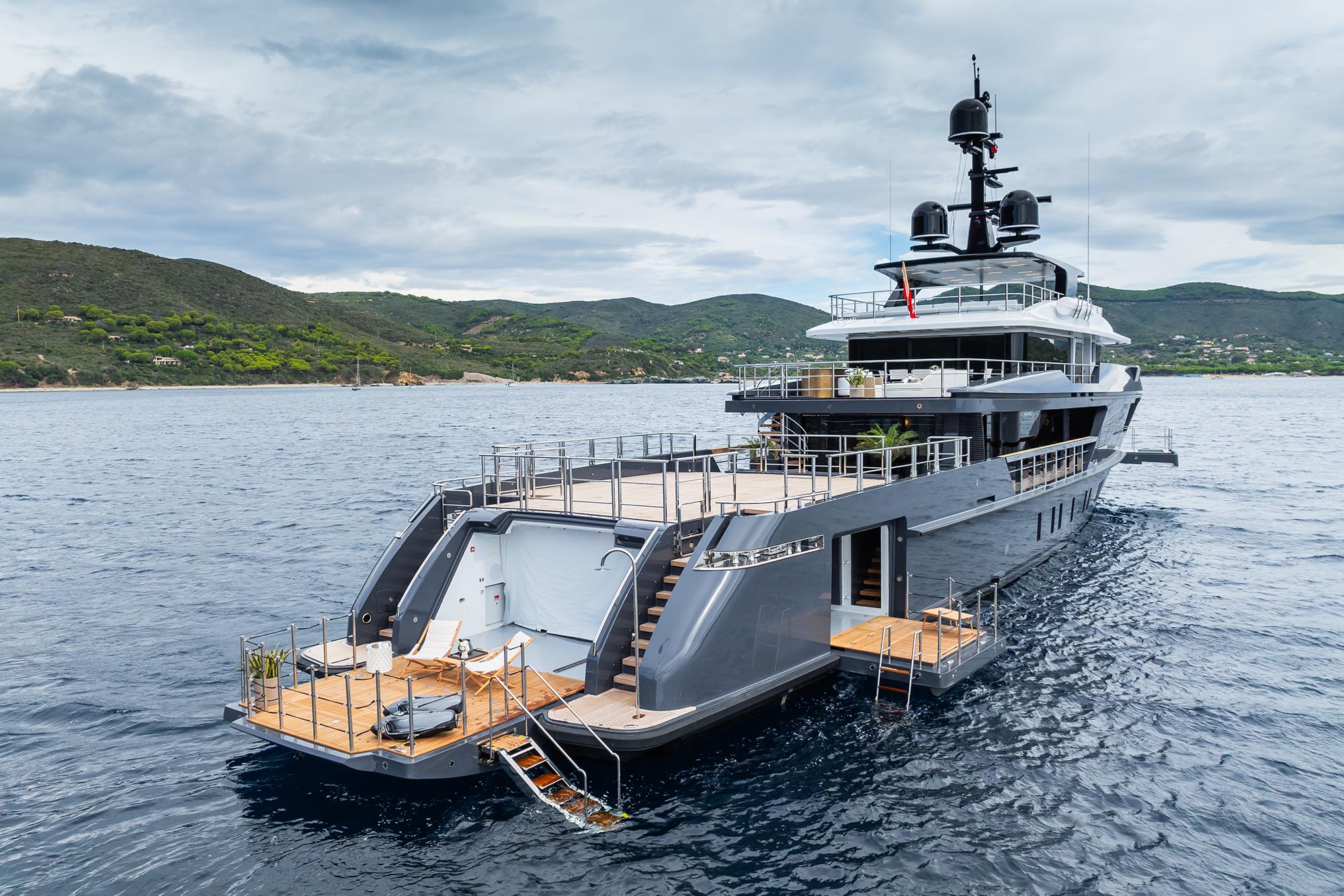 102 Luxury yacht 'M'.jpg