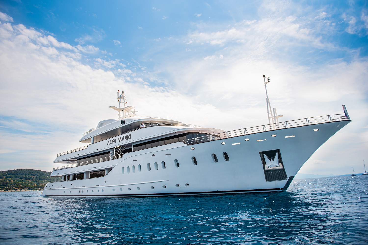 102 Luxury yacht ALFA MARIO.jpg